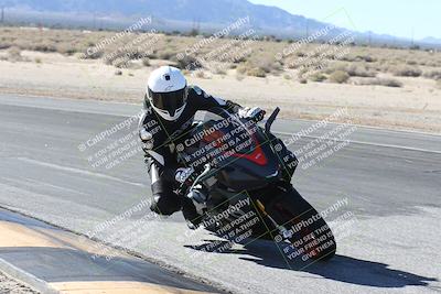 media/Dec-01-2025-Moto Forza (Mon) [[2daa91e15f]]/3-Beginner Group/Session 3 (Turn 16 Inside)/